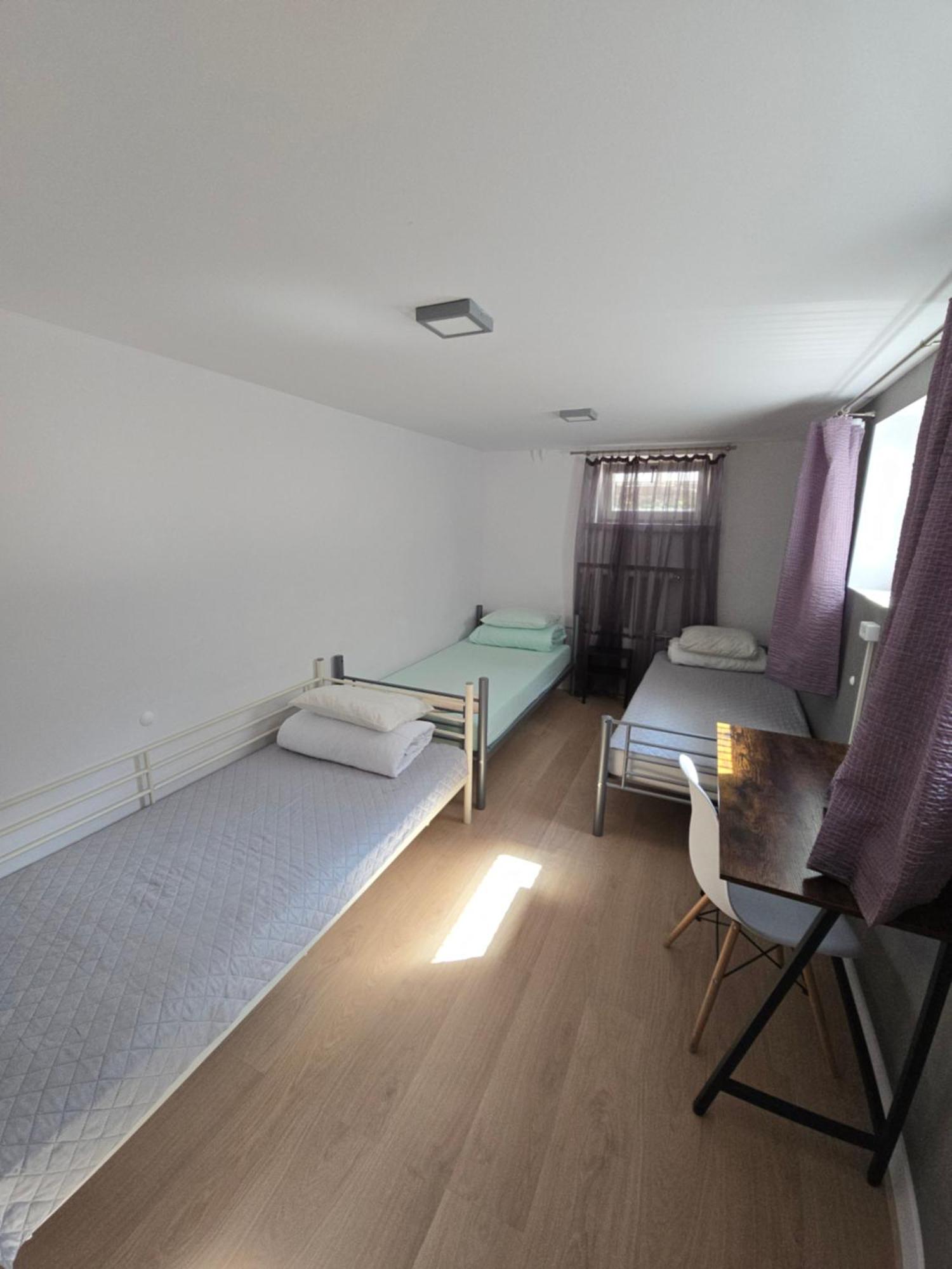 Rooms4Rest Wiertnicza - Private Rooms For Tourists - Atr Consulting Sp, Z O,O, Warszawa Exteriör bild